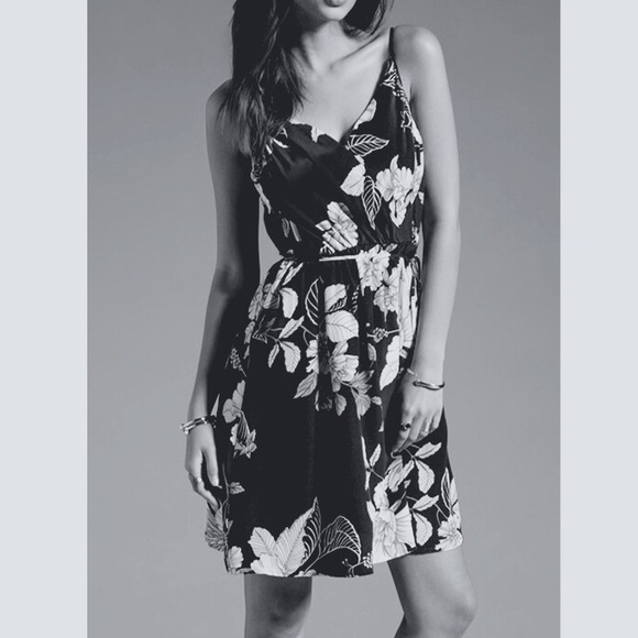 Yumi Kim Dresses & Skirts - YumI Kim Floral Print Goddess Silk Dress